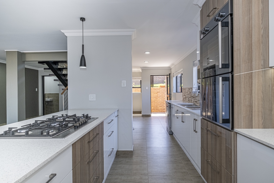 4 Bedroom Property for Sale in Wavecrest Eastern Cape